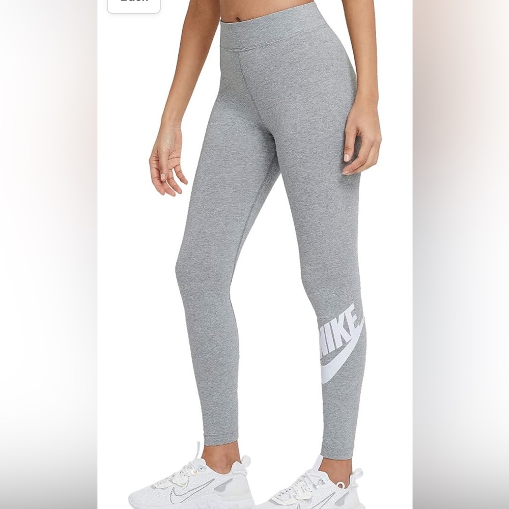 Nike women’s Sportswear Essential Leggings